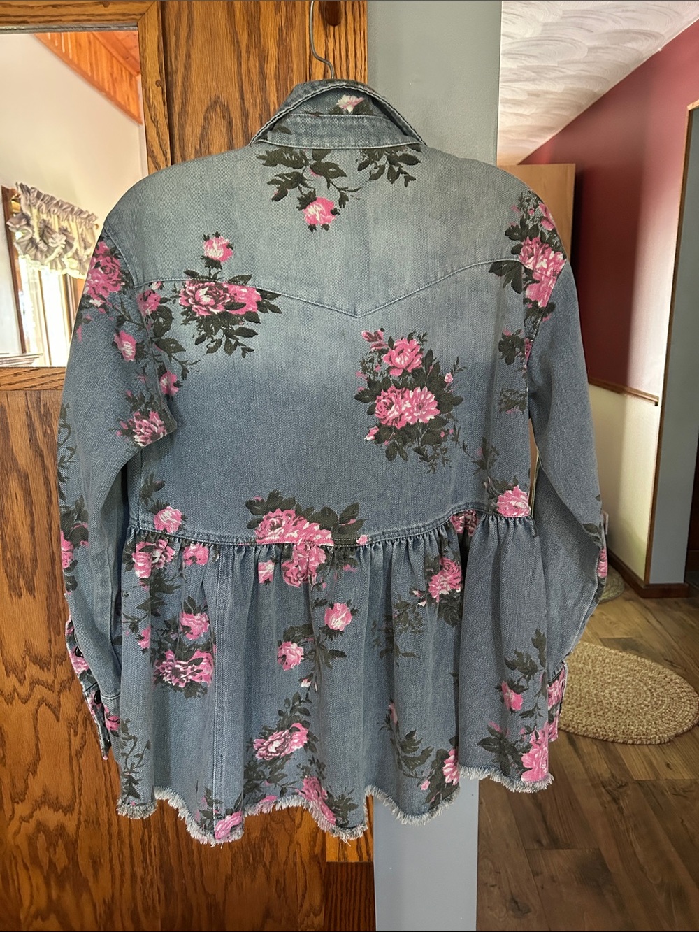 NWT BiBi Pink Floral Washed Blue Denim Peplum Jacket - Picture 7 of 8